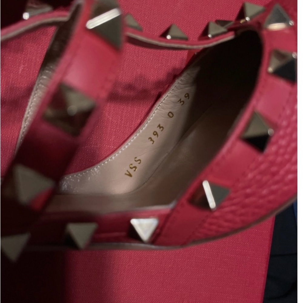 VALENTINO // ROCKSTUD//  ROCK PINK - Picture 8 of 9